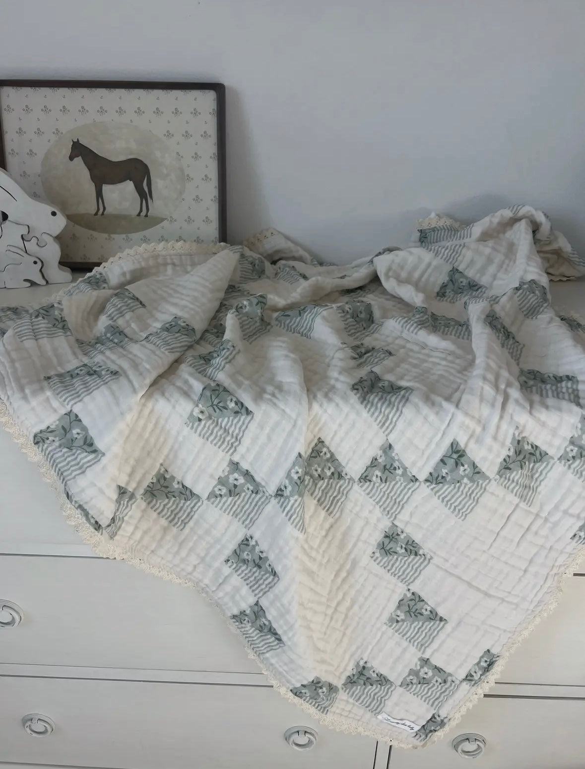 Farmhouse Quilt 6 Layer Gauze Blanket